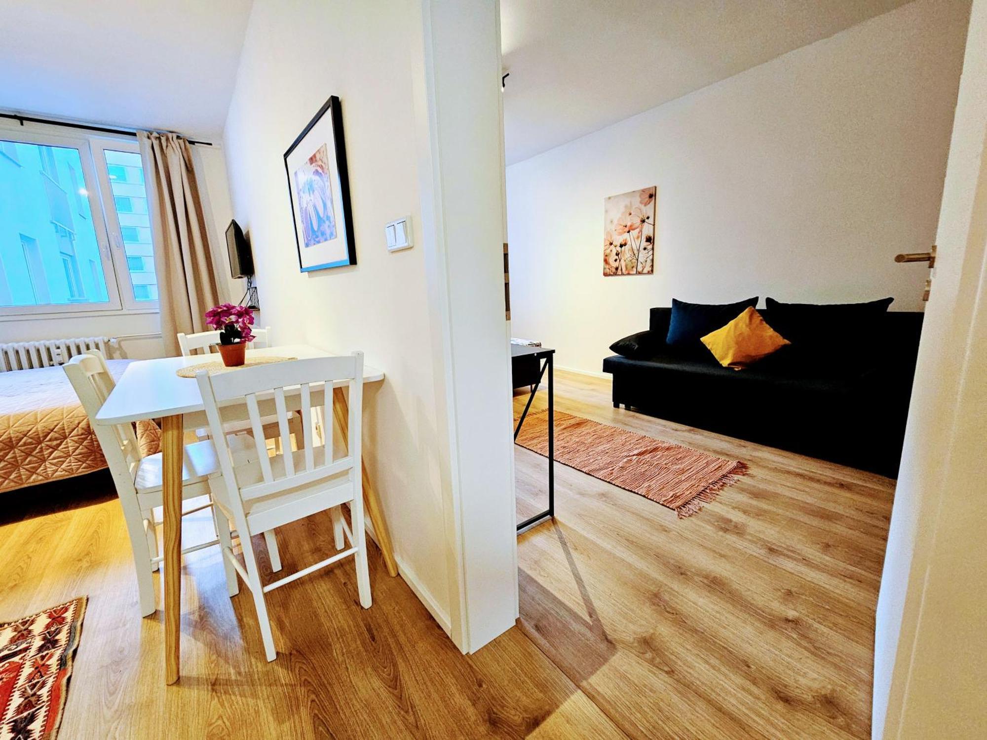 Live-inn 2 Bdr Family For 1-8 Guests, 20 Mins To Center, Lift, Gym, Reception, Parking, Roof Terrace, Game & Party Apartmán *