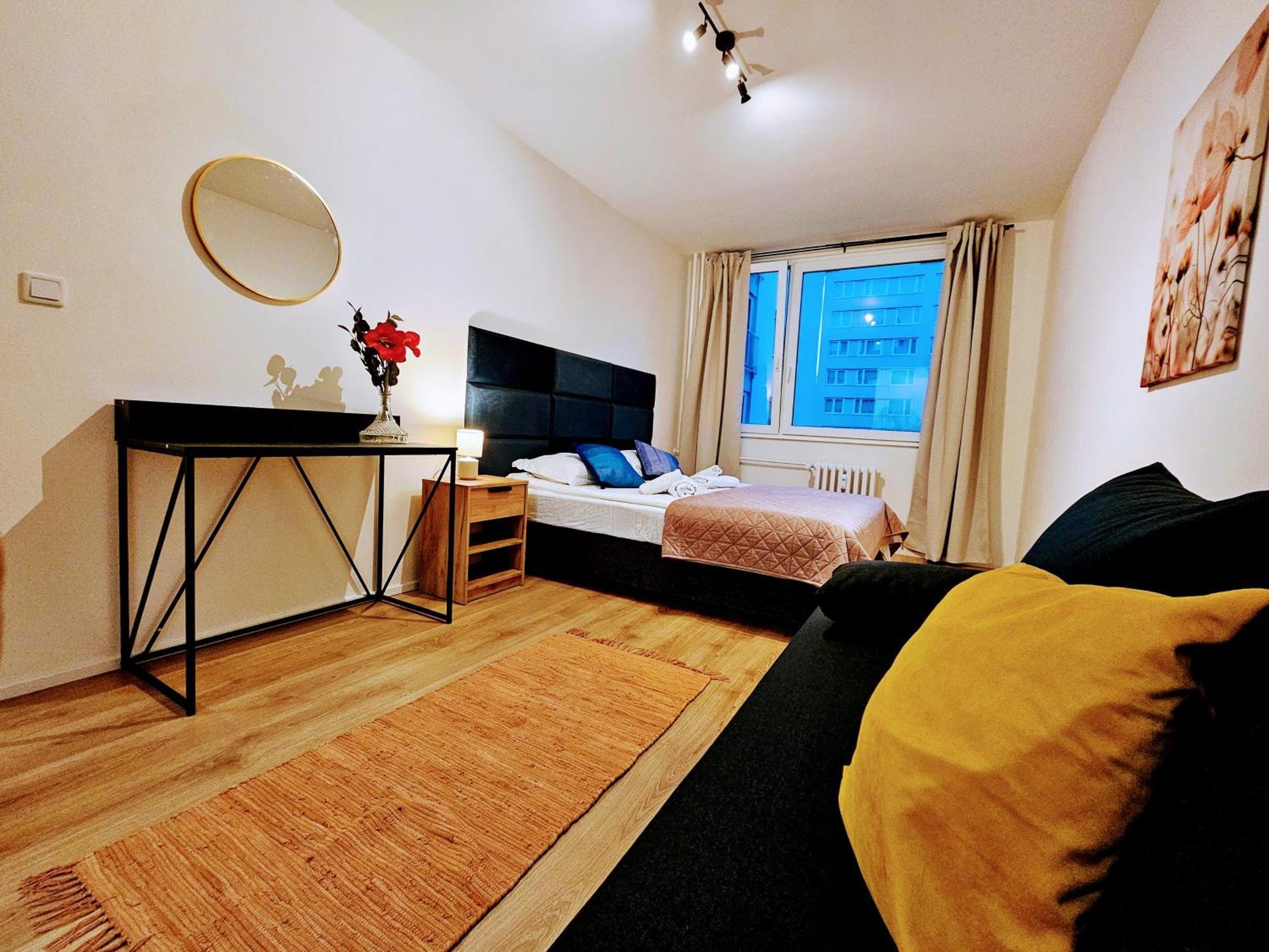 Apartmán Live-inn 2 Bdr Family For 1-8 Guests, 20 Mins To Center, Lift, Gym, Reception, Parking, Roof Terrace, Game & Party *