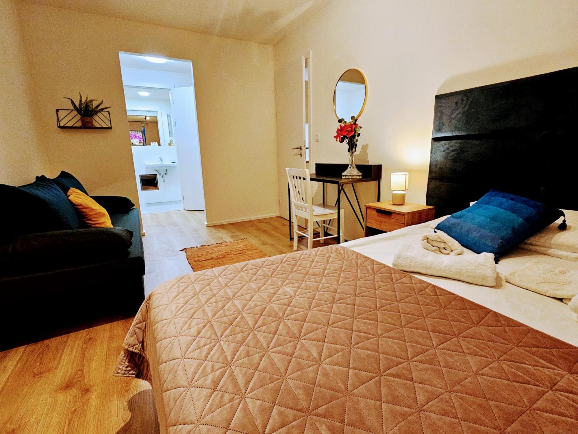Apartmán Live-inn 2 Bdr Family For 1-8 Guests, 20 Mins To Center, Lift, Gym, Reception, Parking, Roof Terrace, Game & Party *