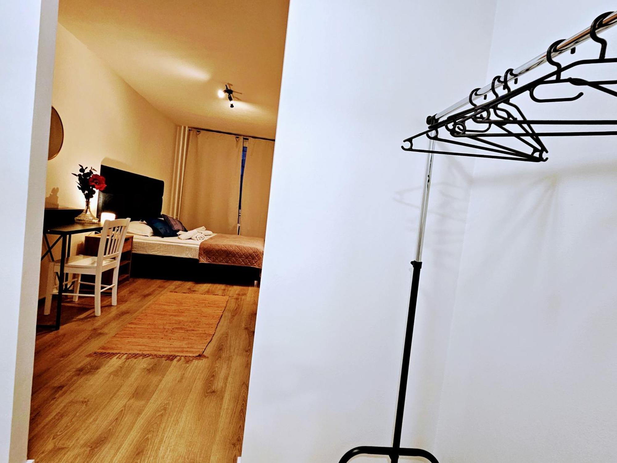 Live-inn 2 Bdr Family For 1-8 Guests, 20 Mins To Center, Lift, Gym, Reception, Parking, Roof Terrace, Game & Party Apartmán
