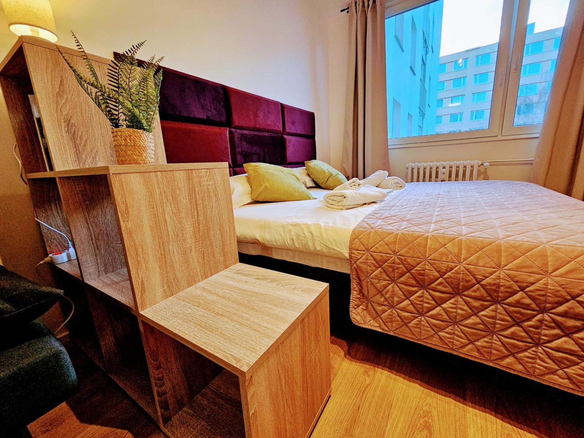 Apartmán Live-inn 2 Bdr Family For 1-8 Guests, 20 Mins To Center, Lift, Gym, Reception, Parking, Roof Terrace, Game & Party