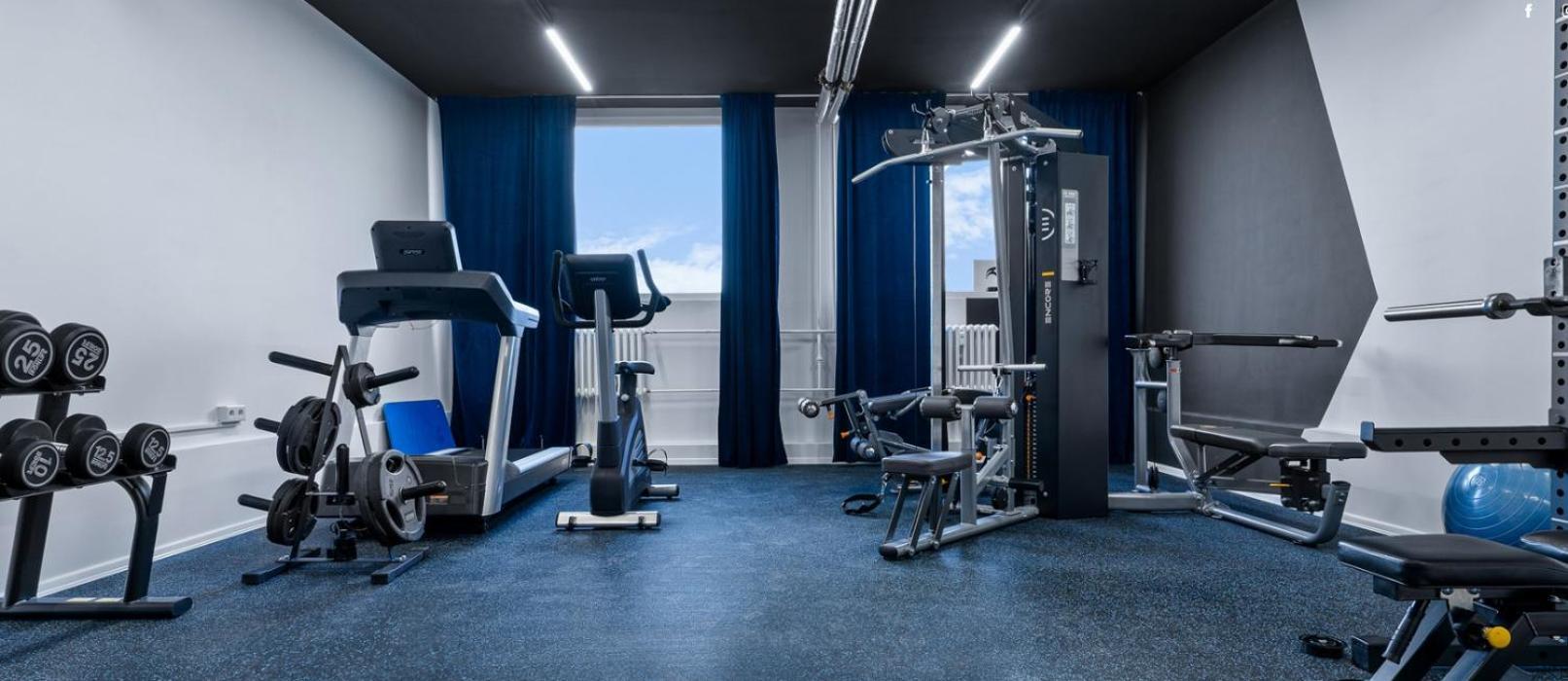 Apartment Live-inn 2 Bdr Family For 1-8 Guests, 20 Mins To Center, Lift, Gym, Reception, Parking, Roof Terrace, Game & Party Prag
