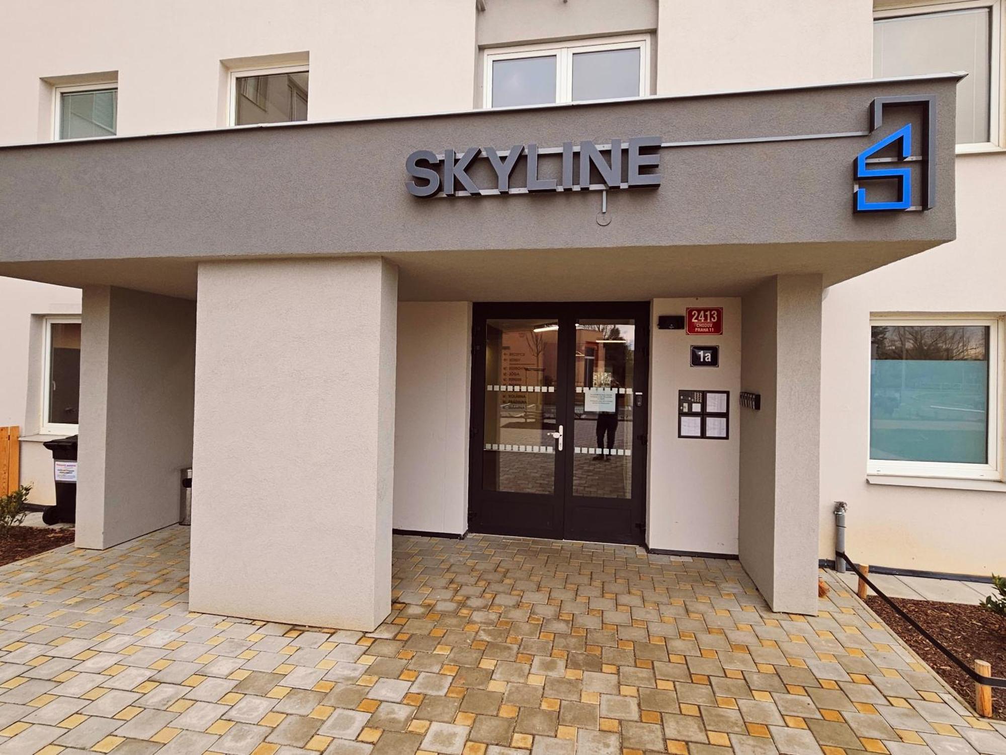 Live-inn 2 Bdr Family For 1-8 Guests, 20 Mins To Center, Lift, Gym, Reception, Parking, Roof Terrace, Game & Party Apartment Prag